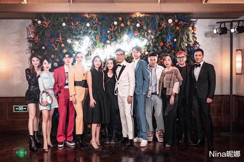 傅菁|李念现身名媛聚会！瘦太狠穿露脐装靠边站秀身材格格不入，五官撞脸薇娅