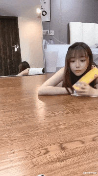 幽默搞笑神回复|神回复：“我93岁，喜欢上一个98岁的少妇，该咋办？”喜欢就上！