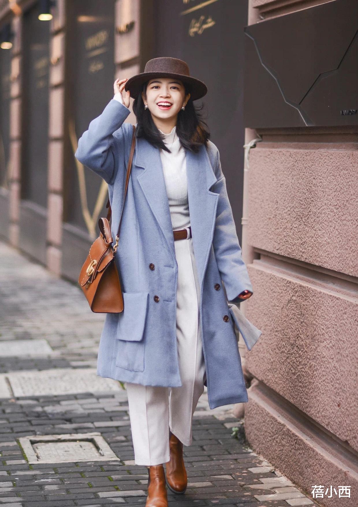 蓓小西 冬季最流行的是“大衣”,跟三木穿4个高级款,搭配裤子裙子都美