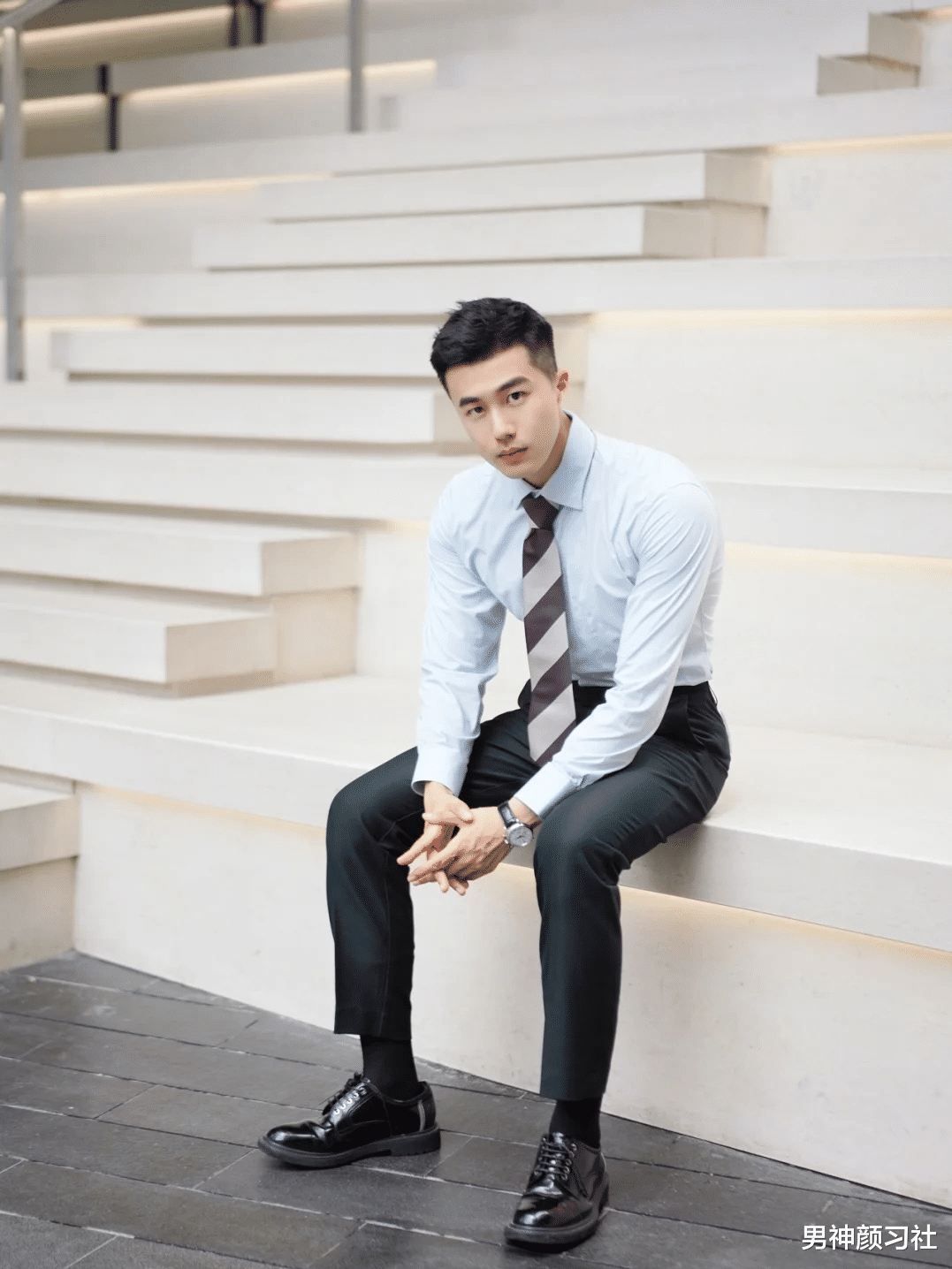 穿衣搭配|金融风、商务范，有关30岁男士的职场穿搭守则都在这了