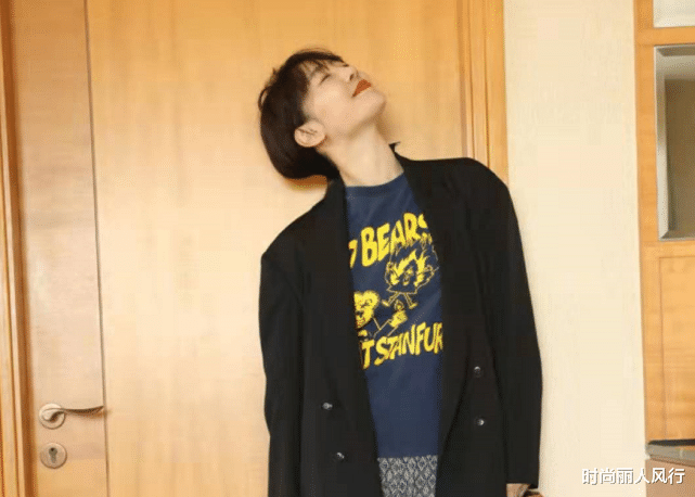 时尚丽人风行 白百何终于回来了！时隔两年出演音乐剧，穿裙子戴翅膀变可爱脸