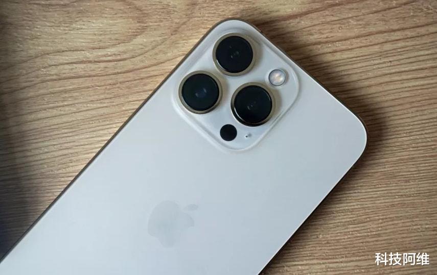 上海市|發布兩個月下跌530元，120Hz+蘋果A15，新款iPhone無奈一降再降