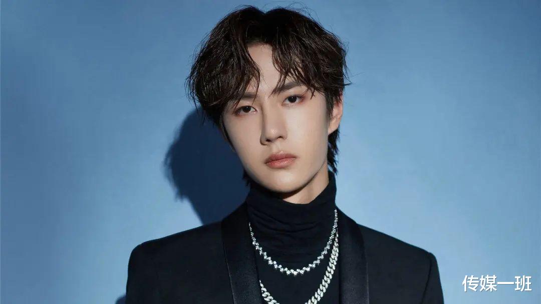 张艺兴|明星赔上事业解约，那些缩起头观望等捡漏的，脑子里都在想什么？