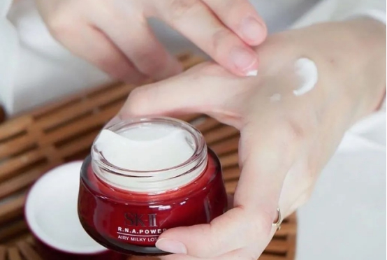 高圆圆|INS推荐!7款干皮油皮都爱面霜「毛孔细致、抗老抚纹」