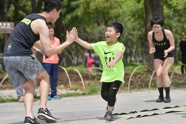 西红柿妈妈|孩子被打了怎么办？霍思燕的解决步骤堪称教科书，值得家长学习