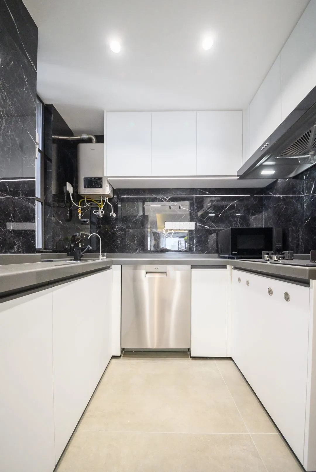 120㎡黑白灰三居，业主喜欢的高级范