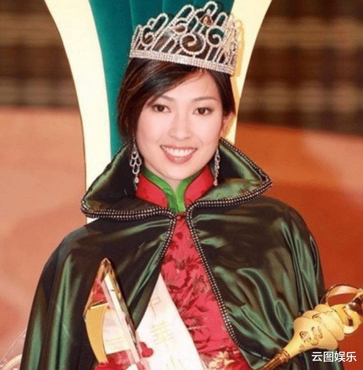 帕梅拉|李亚男亿万豪宅宴请闺蜜，大鱼大肉太丰盛，王祖蓝主动服侍客人