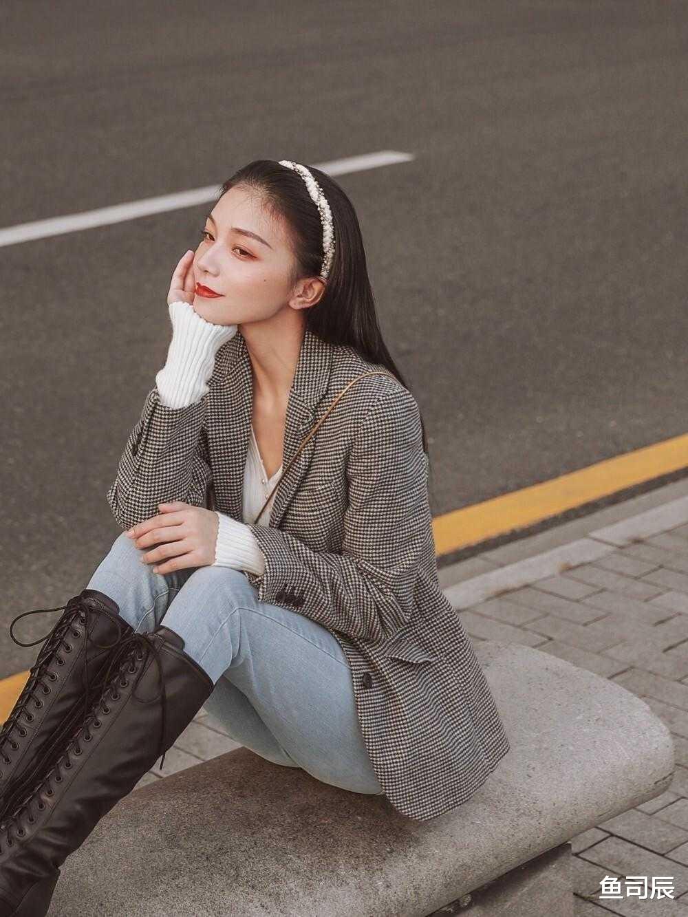 鱼司辰 黑色高筒靴穿不出新意？No！这“三款”就OK，上脚效果真的很绝