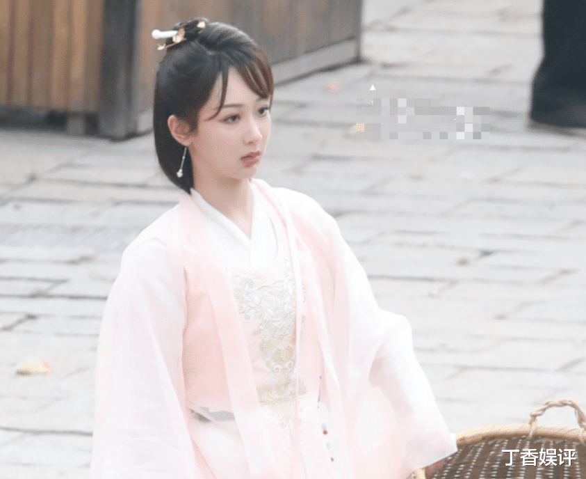 李湘|杨紫新古装造型梦回锦觅！无美颜生图下，这颜值是真实存在的吗