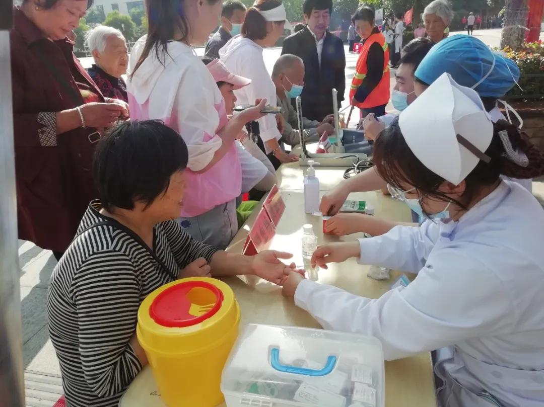 新报业传媒 市肿瘤医院开展2021年全民营养周暨“5.20”中国学生营养日主题宣传义诊活动