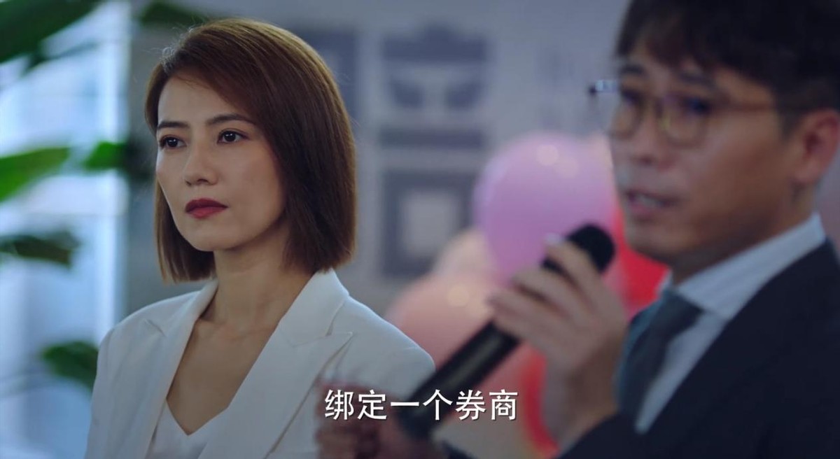 高圆圆|收视全国第二!42岁高圆圆凭“换脸式”演技上热搜,这女人有多狠