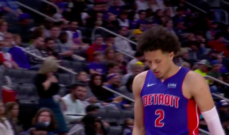 明乐说育儿|8中1三分5中0!状元首秀刷两纪录难掩尴尬:下场低头沮丧一幕扎心