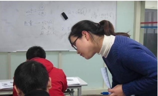 依科育儿吧|教师“30%绩效工资”到底是谁的?归学校还是老师,其实并不简单