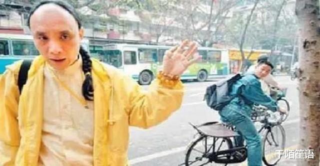 满族|州迪：自称皇室后裔，因买不到票大闹火车站，怒斥众人全是奴才