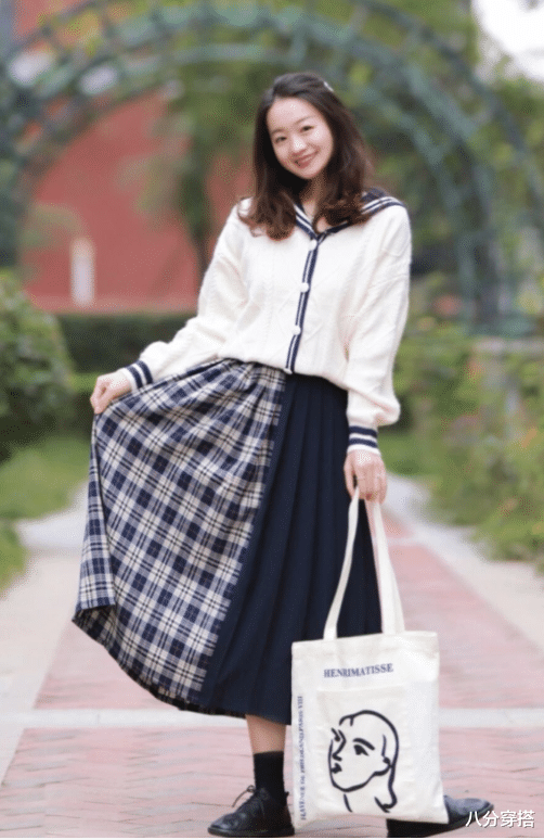 八分穿搭 “羊羔毛外套”大势已去,“毛衣”才是今年最火单品,时髦又百搭