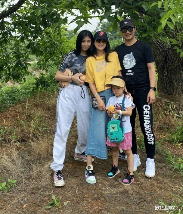 章子怡|章子怡化身最强后盾，低调帮助女儿进军乐坛，女儿天赋强大未来可期