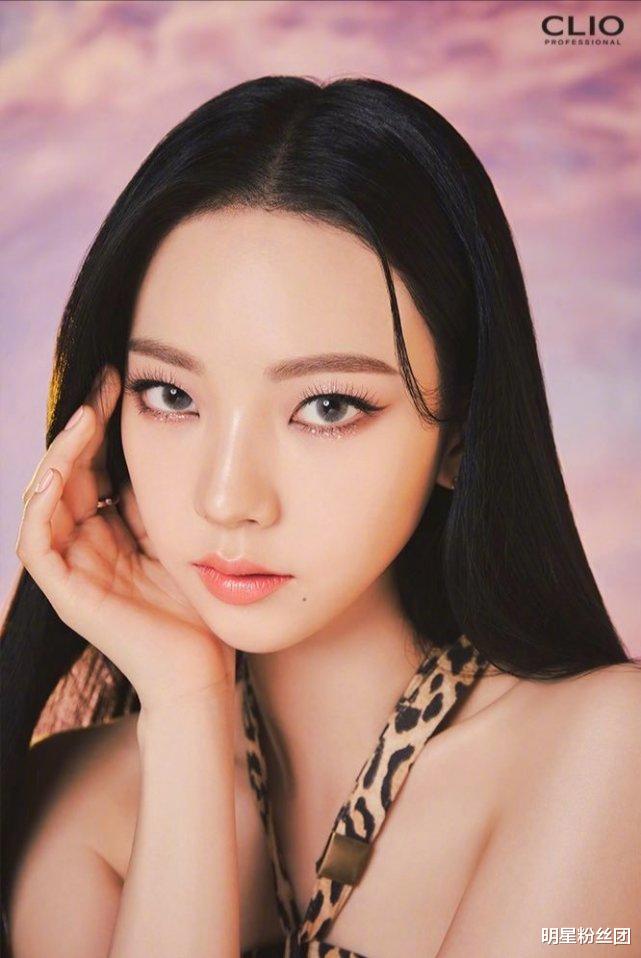 父母爱情|aespa怼脸大片曝光，金玟庭造型老气被吐槽，你最能get谁的颜值？