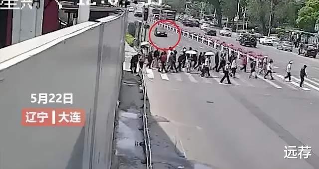 大连宝马撞行人肇事司机被判死刑!复原车祸现场惨不忍睹!