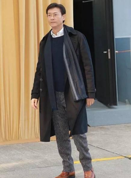 秃顶|仅公开摘下一次假发，为形象带了四十多年，年仅三十便开始秃顶的影帝真的辛酸