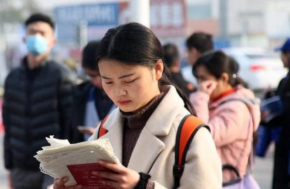 大学生|“公务员晋升年龄表”出炉，超过这个年龄，晋升可能有点难