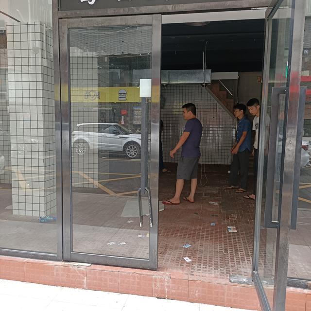深圳市|深圳这个破店铺要转让费21万，喝茶费6万，租金每个月4800
