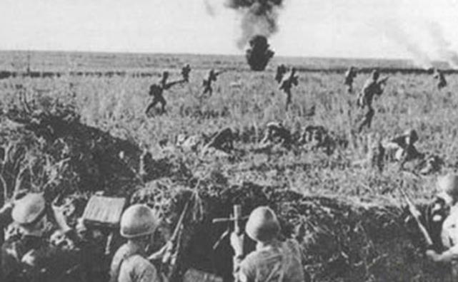 日本|日本最怕的国家，并非美国苏联，此国扫射20万日军，脚踩日本国旗