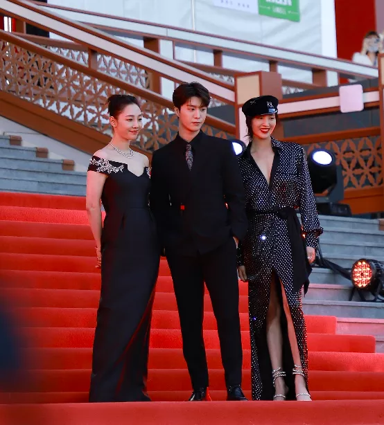 佟丽娅|不得不怀疑，她又怀孕了？