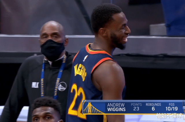 维金斯|太治愈！维金斯的笑容像极了一个铁憨憨，事实证明他打球真的不用太出力