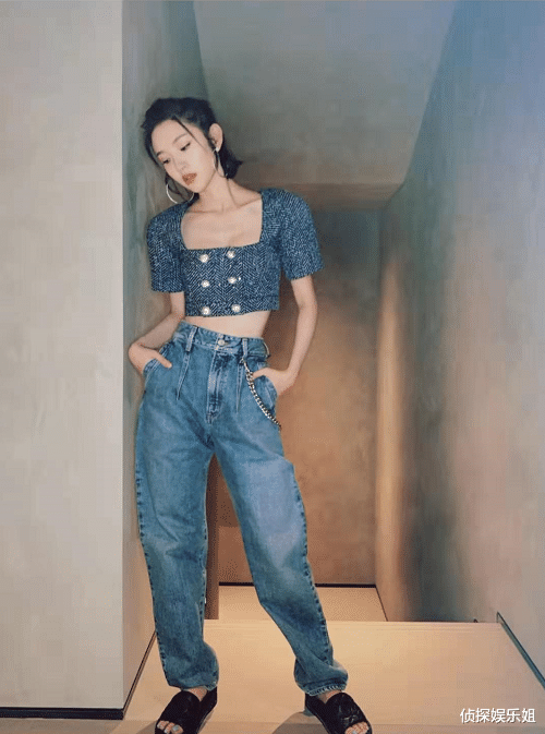 唐艺昕|唐艺昕穿露脐装秀细腰，产后一年练出马甲线，和张若昀夫妻相抢镜