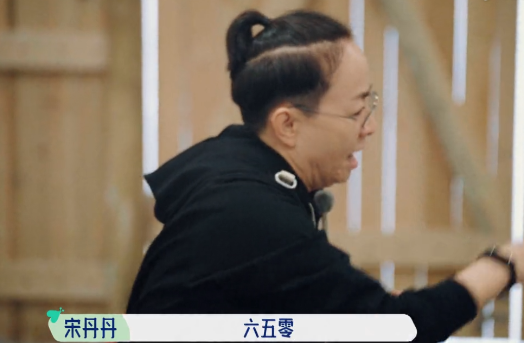 苏芒|魔幻且荒诞！袁隆平短袖35，马拉松1600拿命挣，明星650吃不饱？