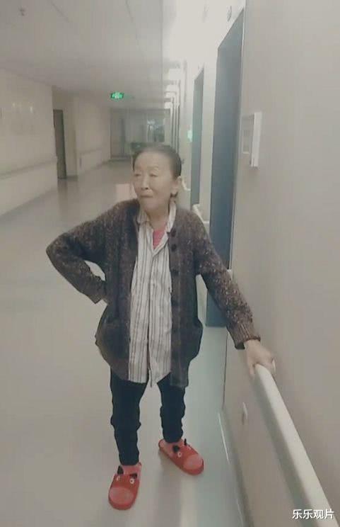 张少华|张少华离世，生前最后的朋友圈照片曝光，老太太带病参加工作