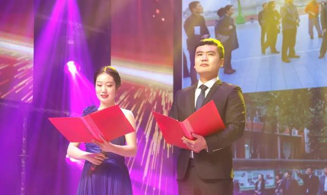 白衣少年啊 临汾同盛实验中学载歌载舞闹元宵,携手犇向新征程