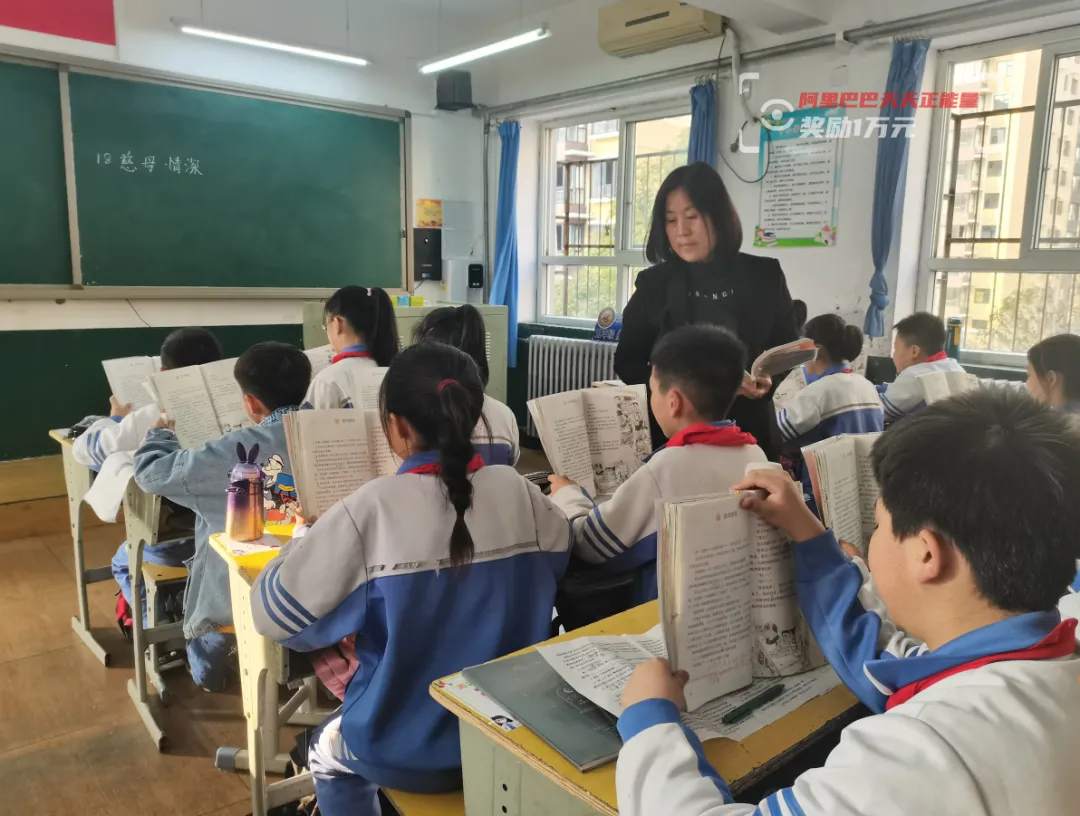两个负责任的老师强行开锁,救下母子三条命!