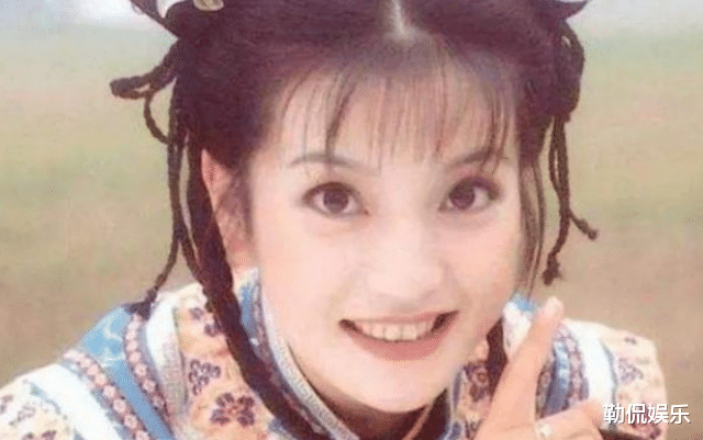 赵薇|43岁金喜善再遇44岁赵薇，大众：玻尿酸脸和天然脸让人一眼就看出