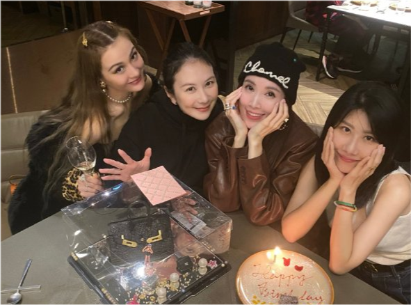 刘德华|林志颖娇妻庆生太低调！与老公穿情侣装大方秀恩爱，气质罕见开挂