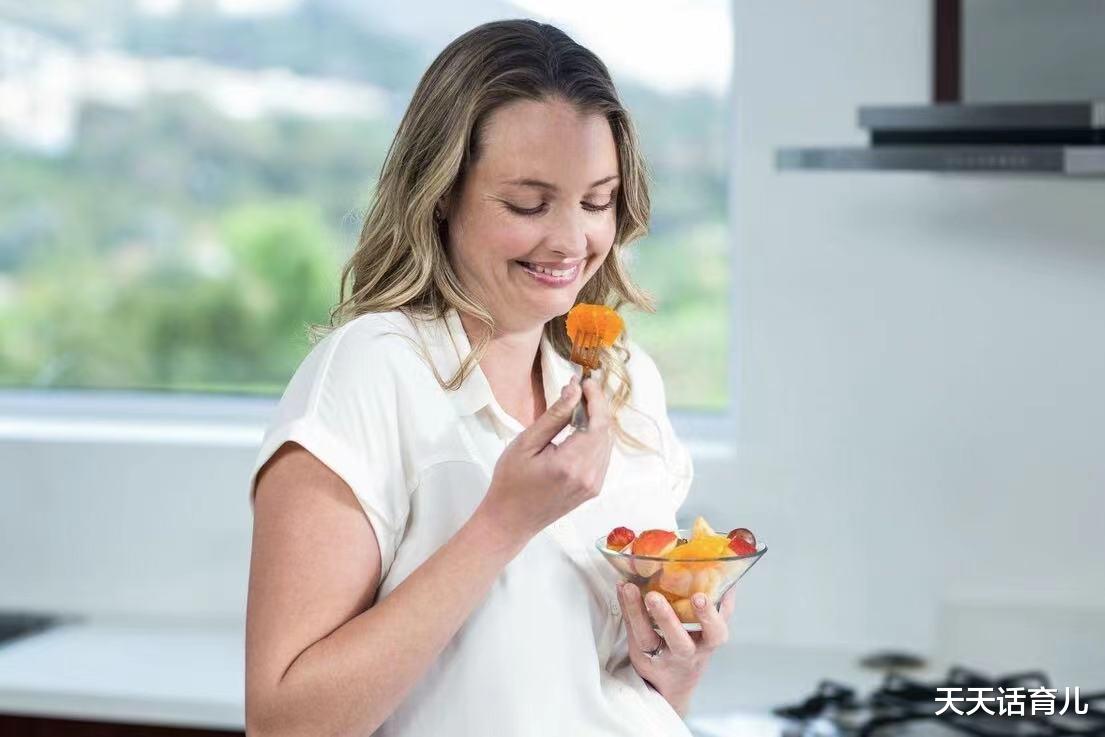天天话育儿|孕妇葡萄吃得多胎儿眼睛大?皮肤白不白跟吃水果有关?别瞎吃水果