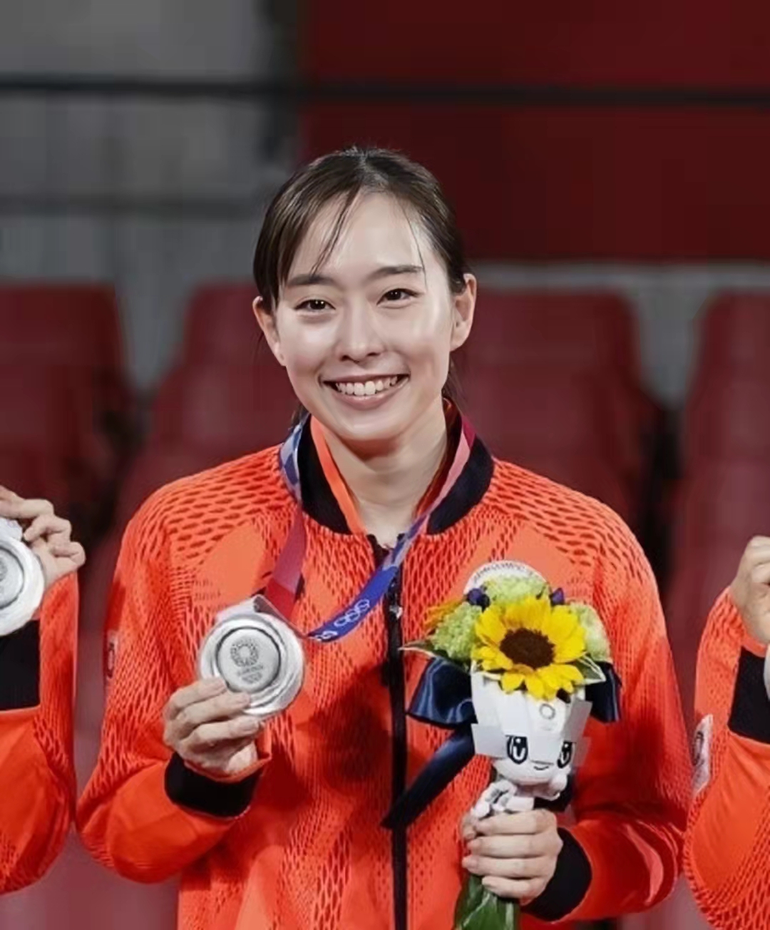 石川佳纯|石川佳纯穿和服亮相，美艳不可方物！29岁日本女队长，有着东方女性的柔美