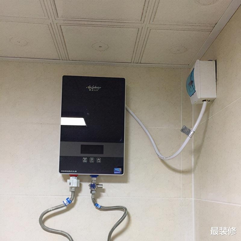 你家的电热水器多久没洗了？学会维修方法，自己就能清理干净