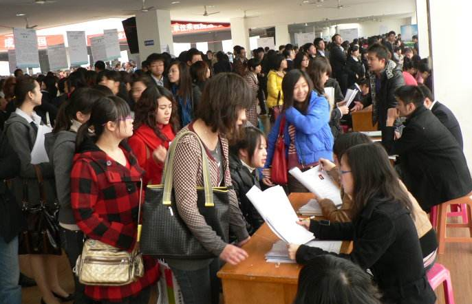 招聘|中铁十二局迎来招聘，待遇优厚，有五险二金，每月还能领千元补贴