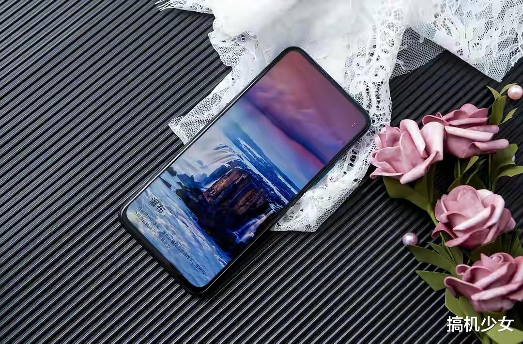 華為榮耀|為新機開路，麒麟820+真全面屏+鴻蒙系統，從2399跌至1359元