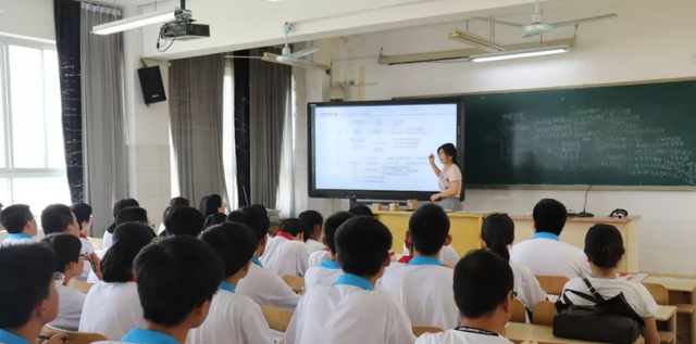 家有二宝育儿|“物地生”VS“物化生”，新高考模式下如何选择，高中生可以参考