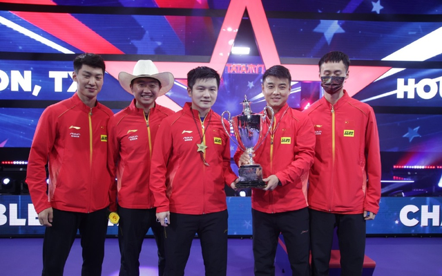 王皓|国乒全家福刘国梁与众不同！11人参赛9人拿牌，王皓再捧冠军奖杯