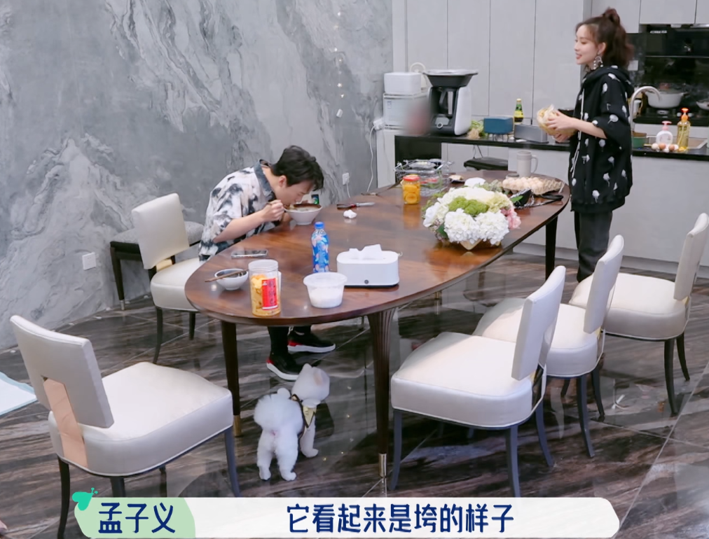 郭麒麟|25岁郭麒麟的成熟让人心疼！3个细节证明他心理成熟度远高于年龄