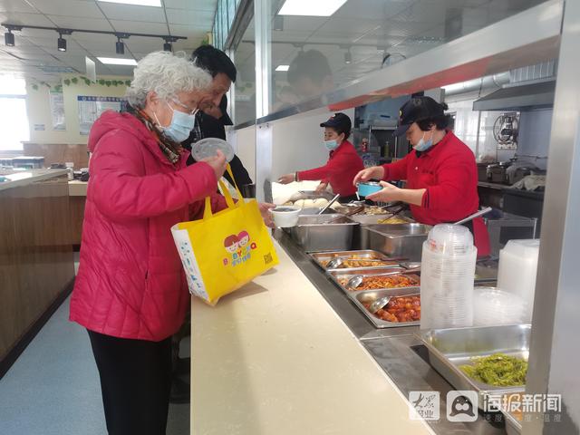 膠東在線 百姓餐桌無小事！煙臺市民社區食堂成居民“后廚”