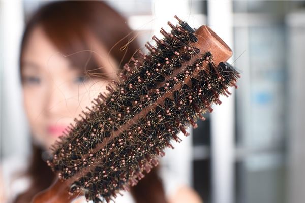张医生科普|为什么越来越多的年轻人开始脱发、秃头？医生：有可能患上这3种疾病