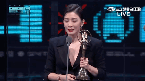 贾静雯|不得不感叹,贾静雯真的是一个不动声色的狠人