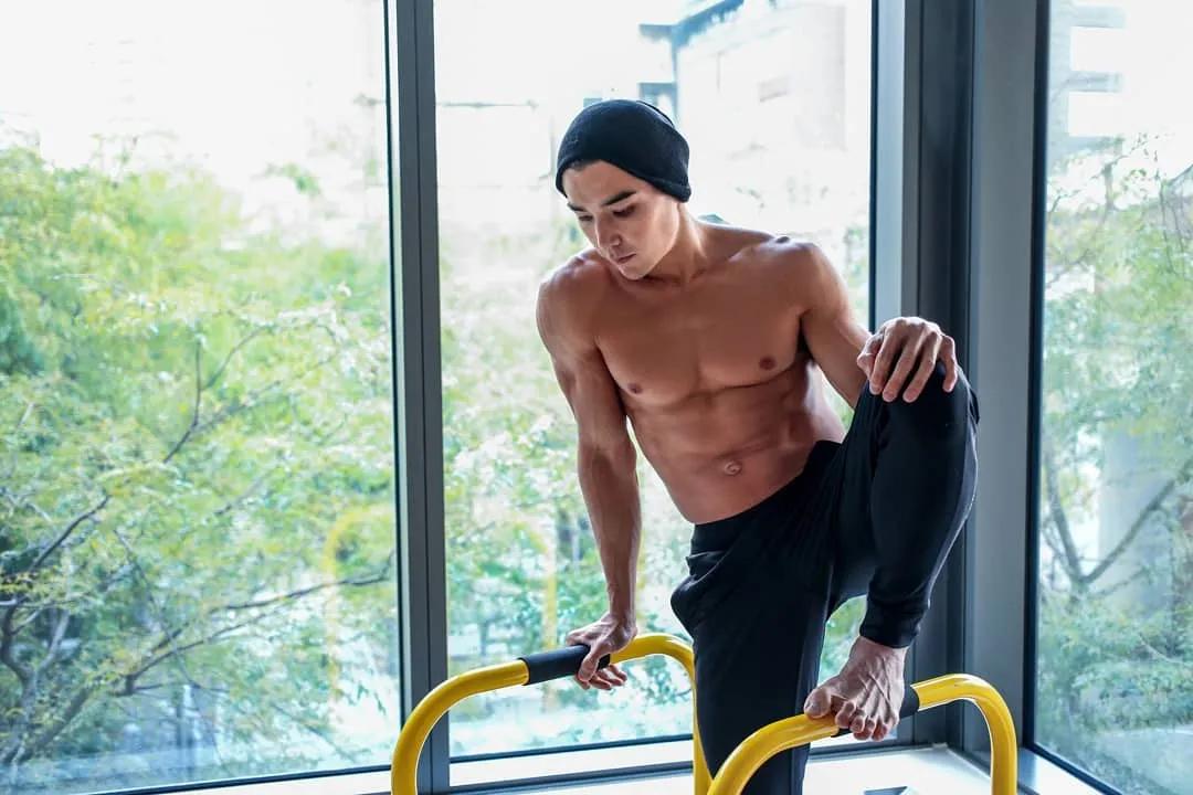 林路迪|34岁的他被称为“下一代李小龙”，这肌肉身材什么水平？