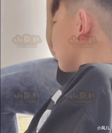 小风儿 贵州安顺，小男孩理发后不满意，气到流泪痛哭，最后竟报了警