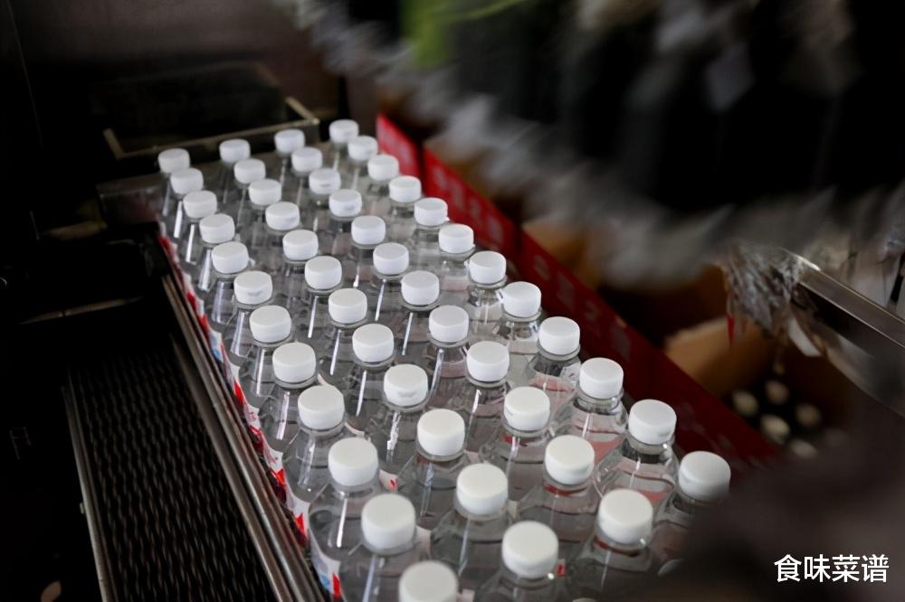 食味菜谱 为啥很多啤酒的价格，比矿泉水还便宜，看完这些，你就明白原因了