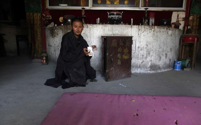 照见古今 7年前，小伙隐居深山寺庙，靠香火钱活着，最穷时一个月仅40元